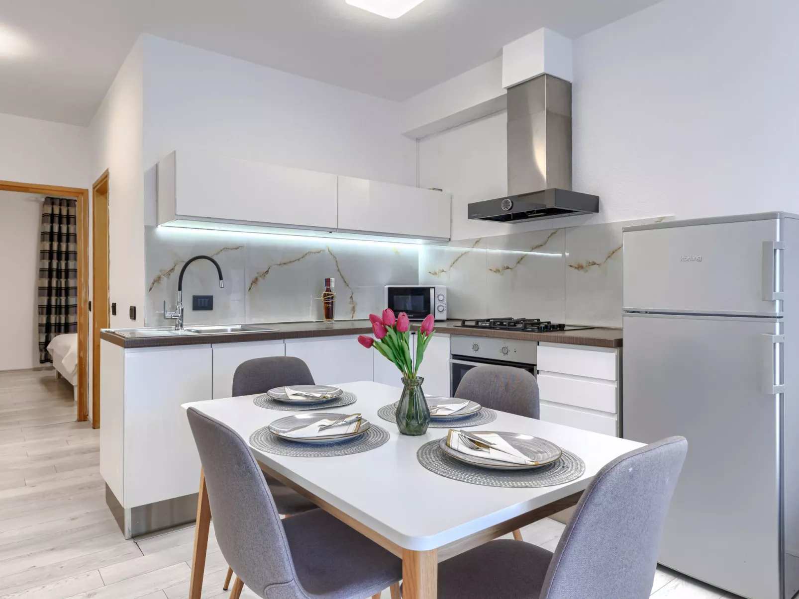 Milanković - Binnen