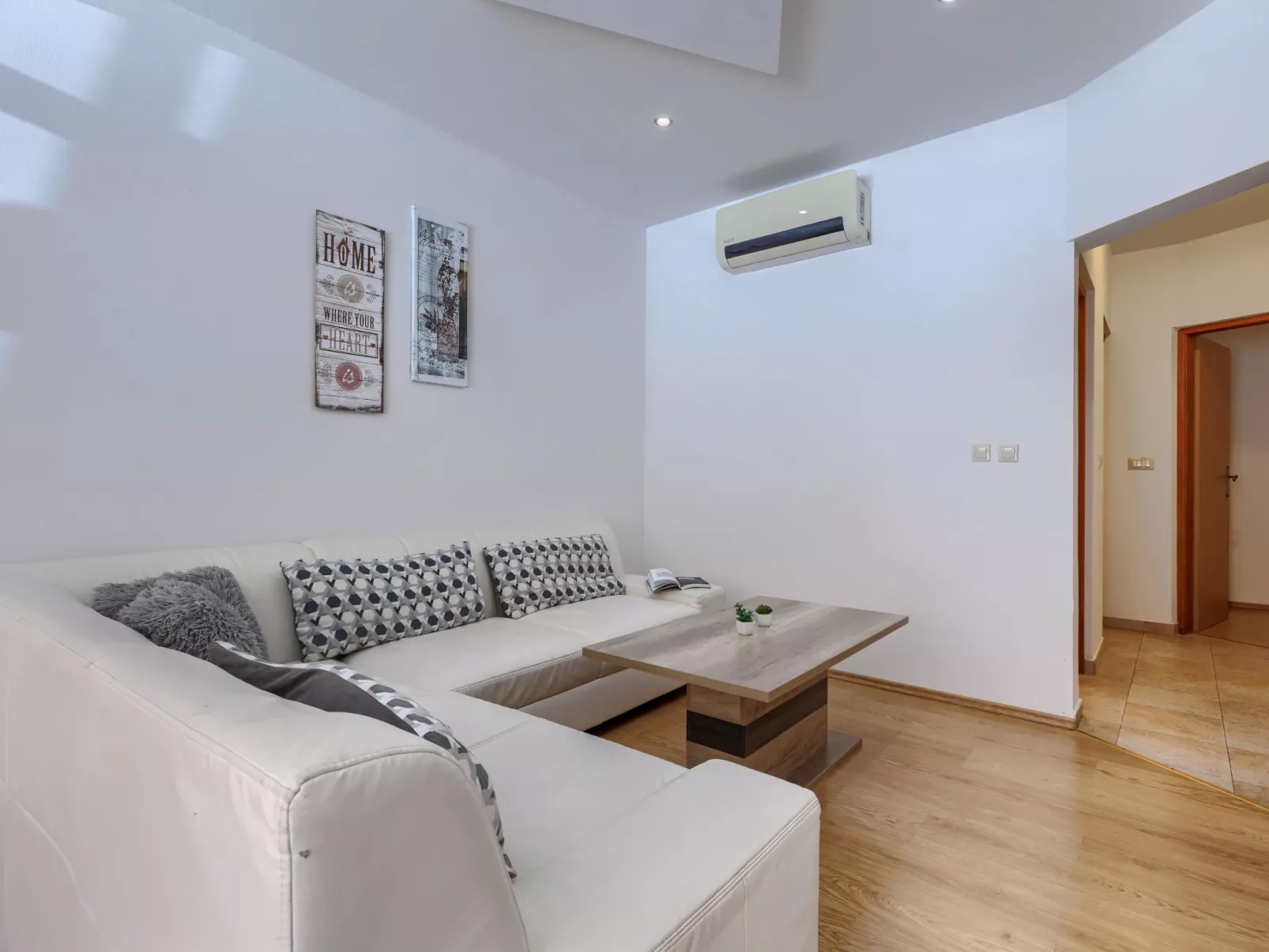 Milanković - Binnen