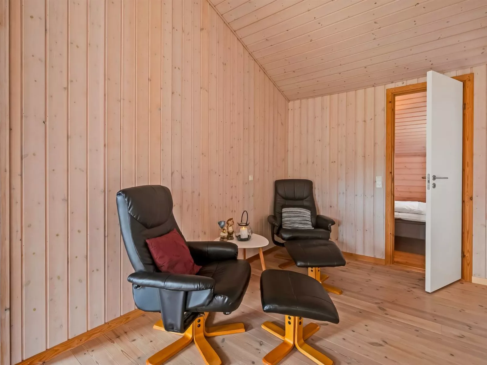 "Vilhelm" - 7.5km from the sea - Binnen