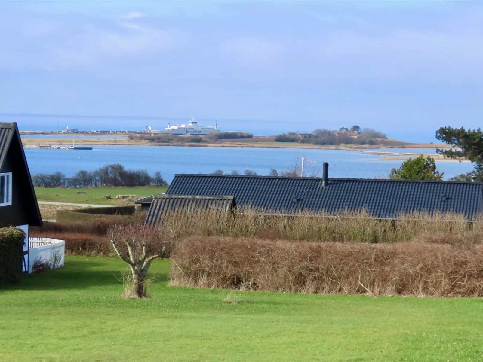 "Ilkka" - 220m from the sea - Buiten