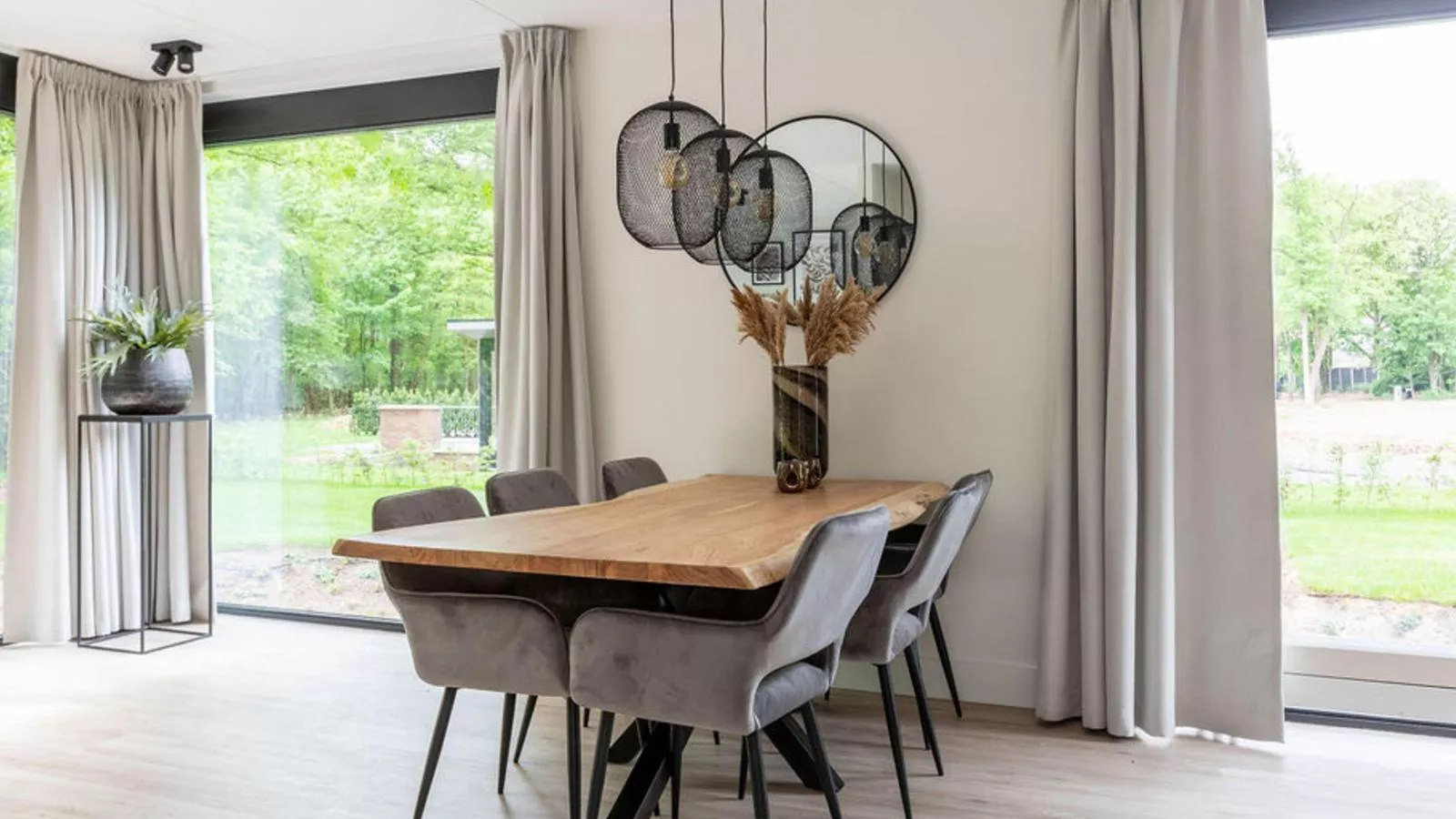 De Douglas - Eetkamer