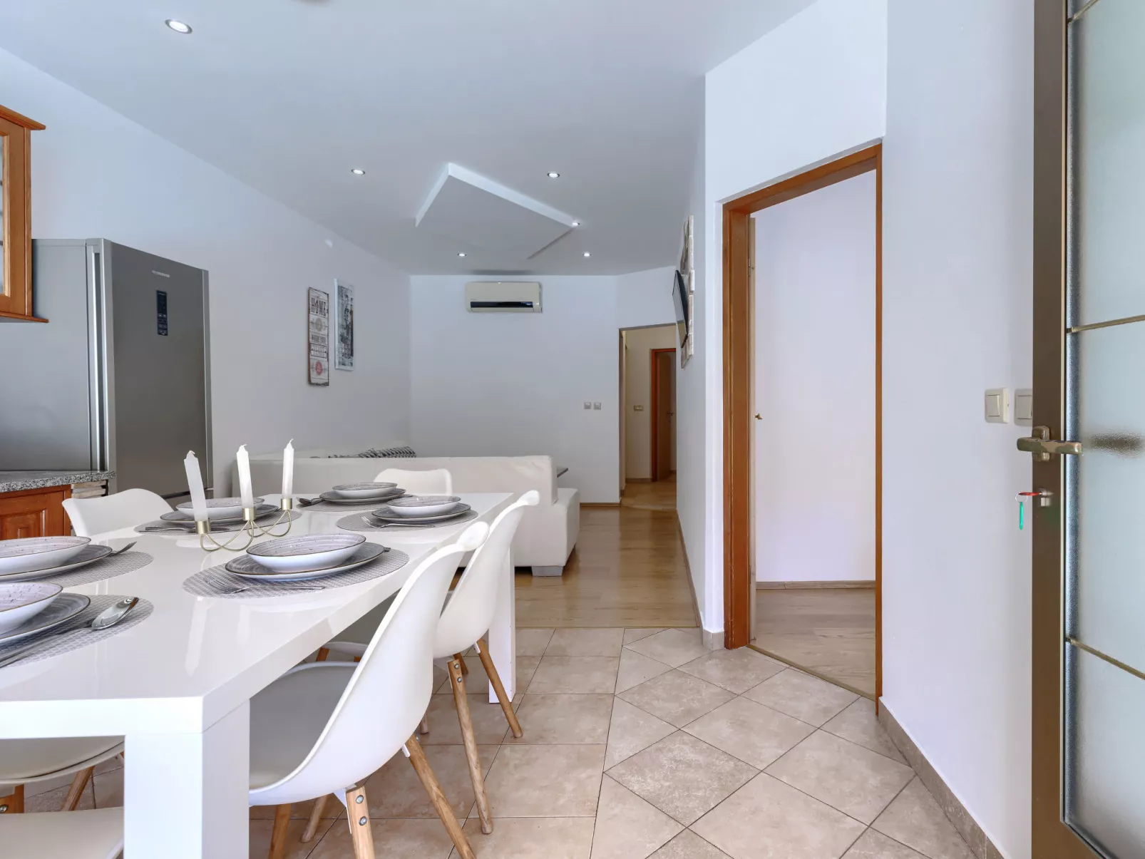 Milanković - Binnen