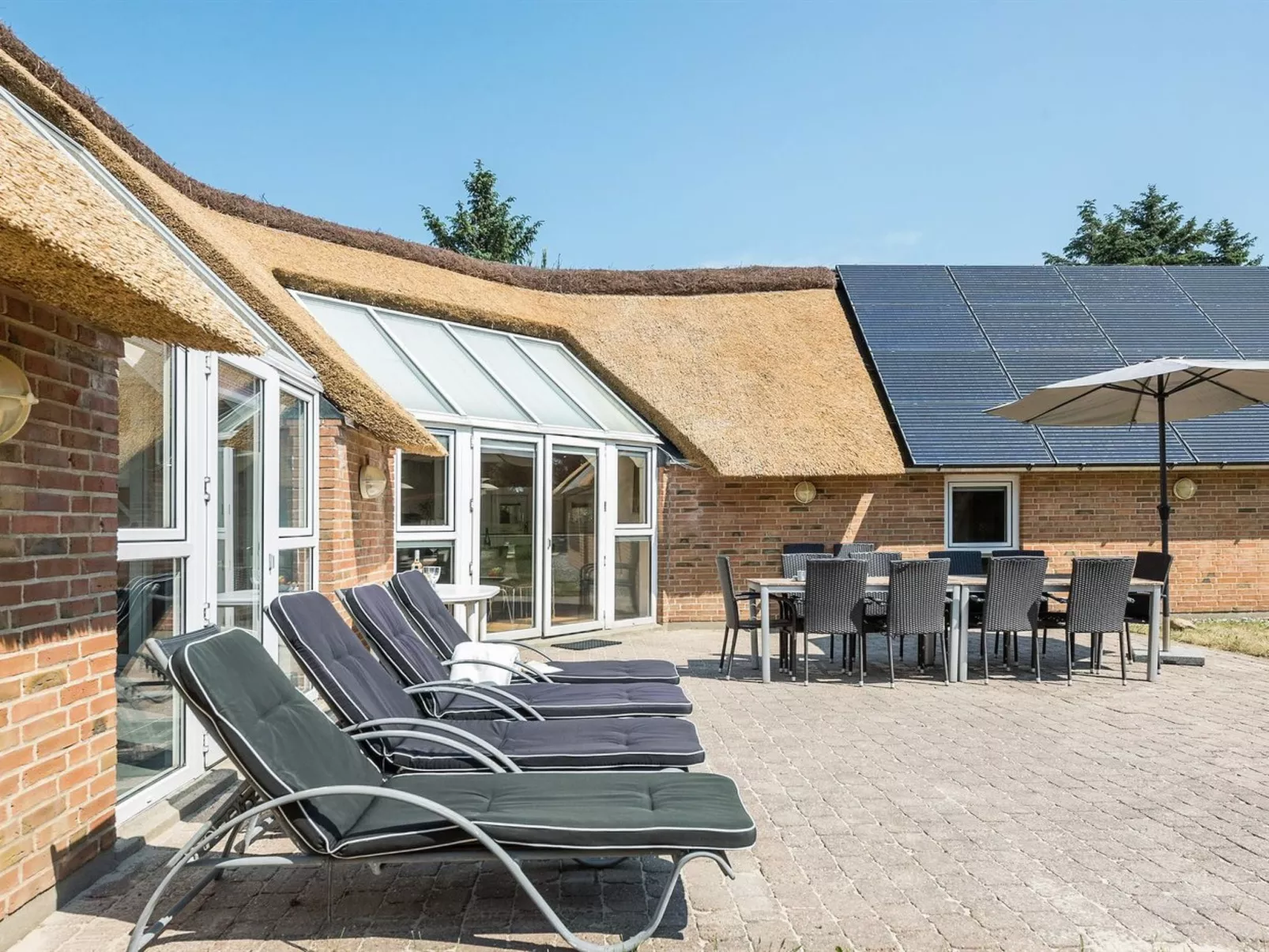 "Laetitita" -  from the sea - Buiten