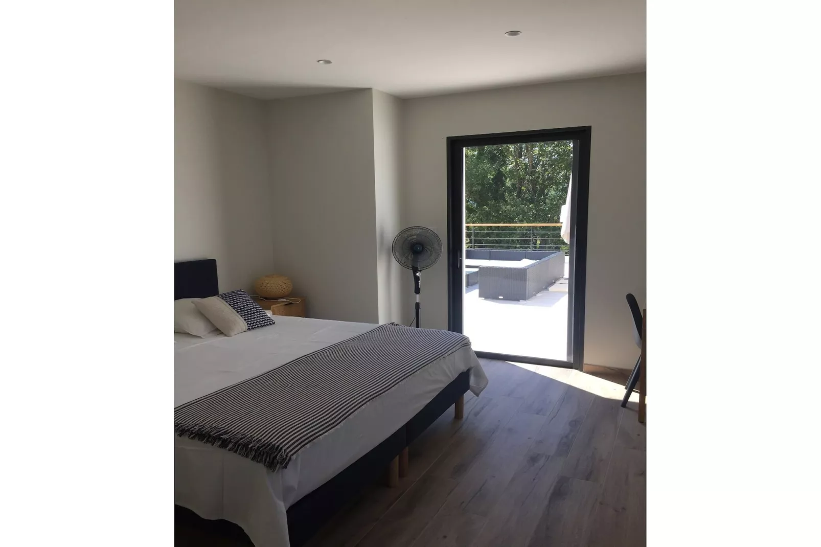 Belle maison avec piscine à débordement chauffée - Slaapkamer