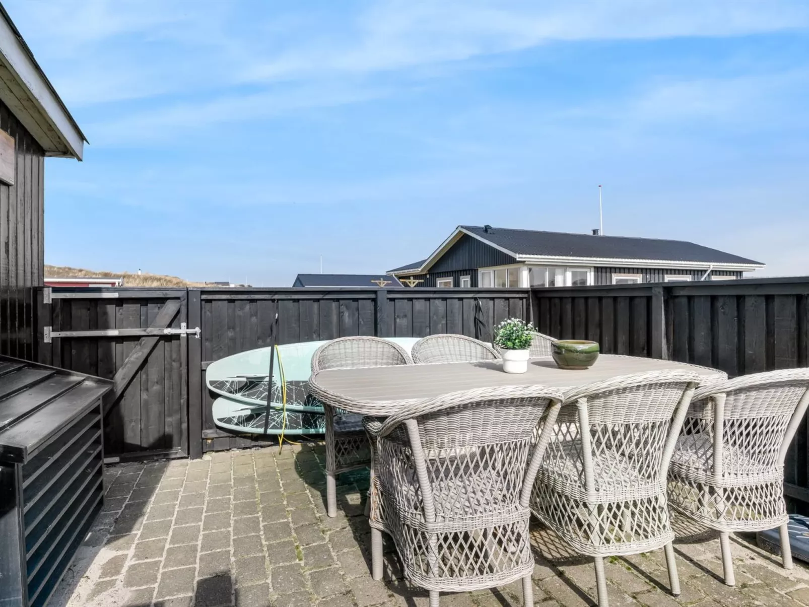 "Jorie" - 100m from the sea - Buiten