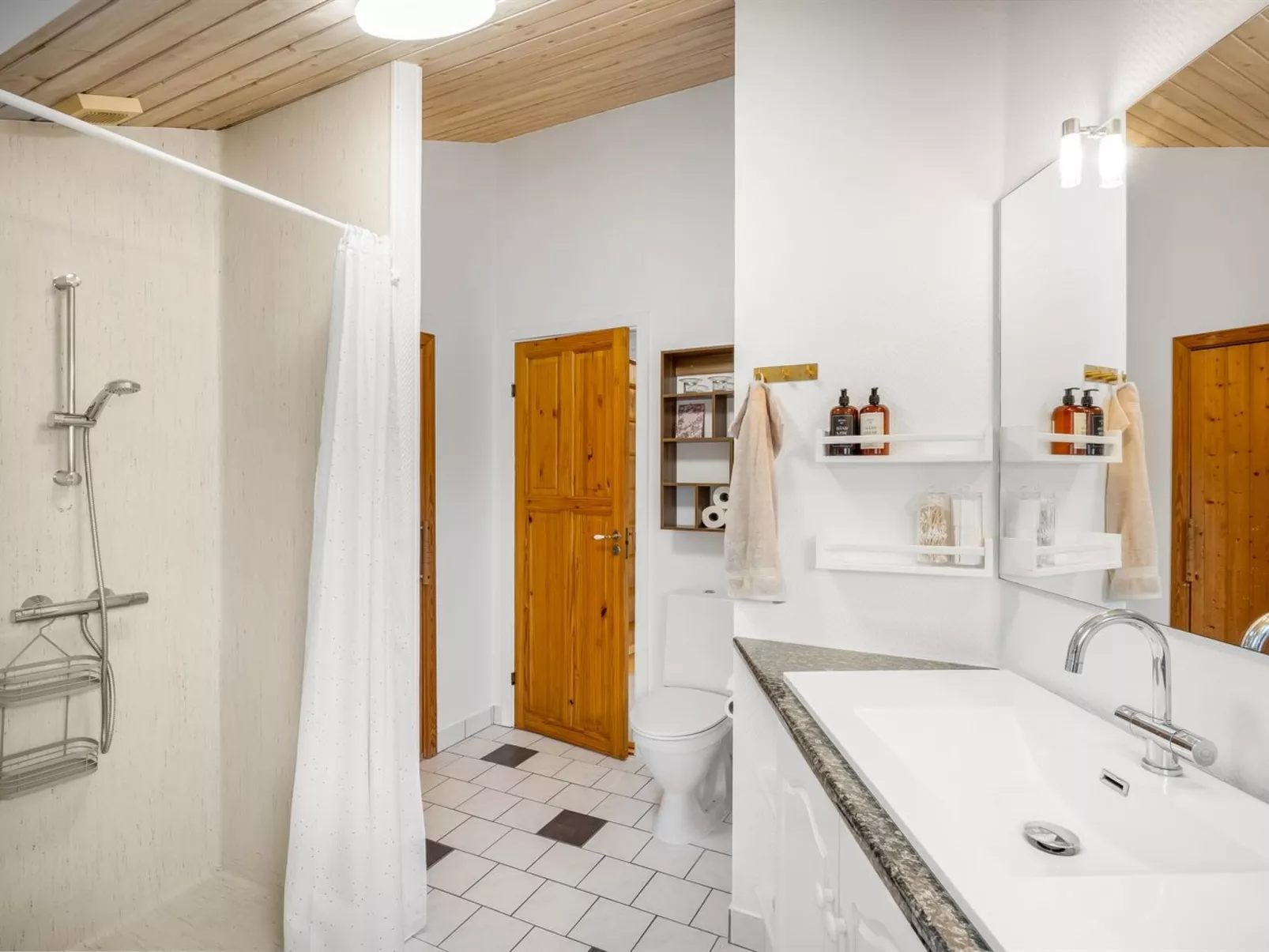 "Zafirka" - 364m from the sea - Binnen