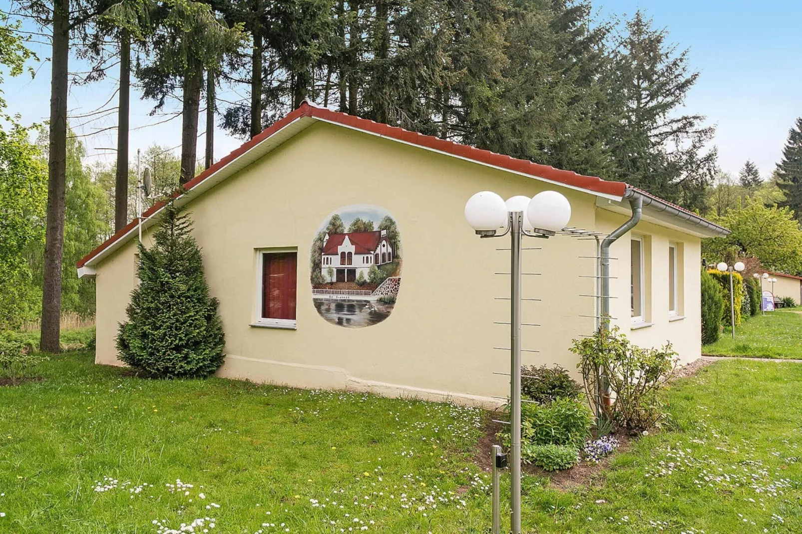 Ferienhaus Eldeblick 6 Personen direkt am Eldeufer in Parchimn - Buitenkant zomer