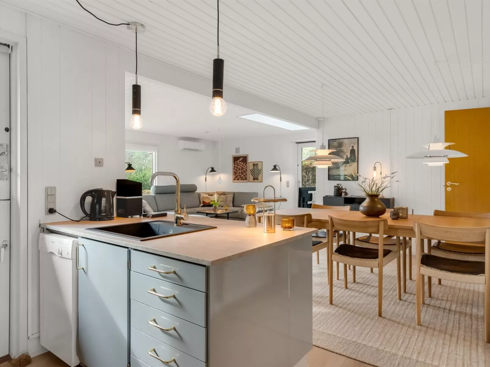 "Leonor" - 1.8km from the sea - Binnen