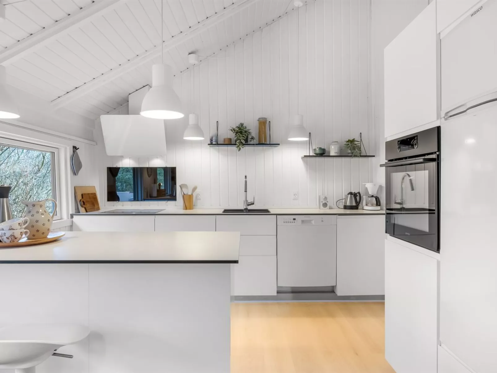 "Julie" - 1.5km from the sea - Binnen