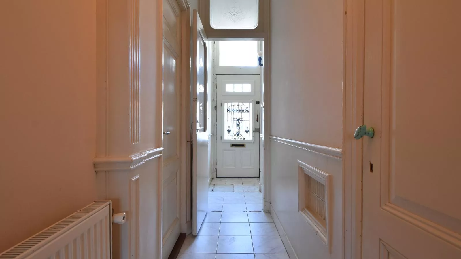 De Kleine Regentes - Hal-ontvangst