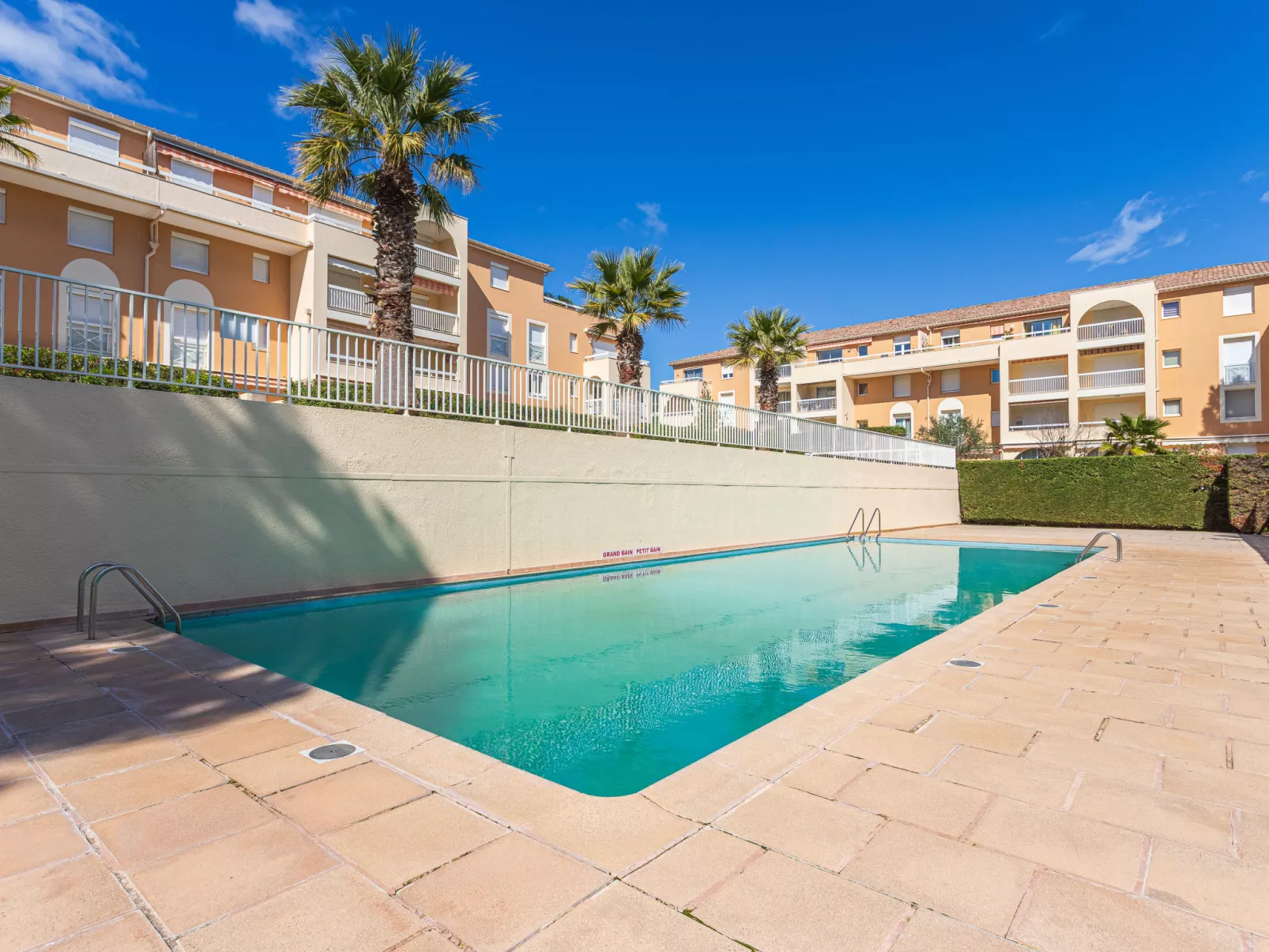 Santa Barbara - Buiten