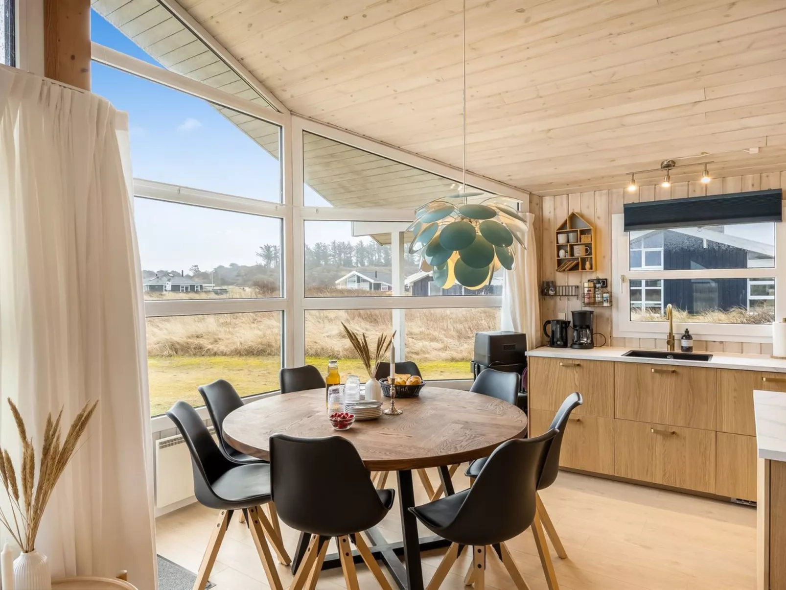 "Zafirka" - 364m from the sea - Binnen