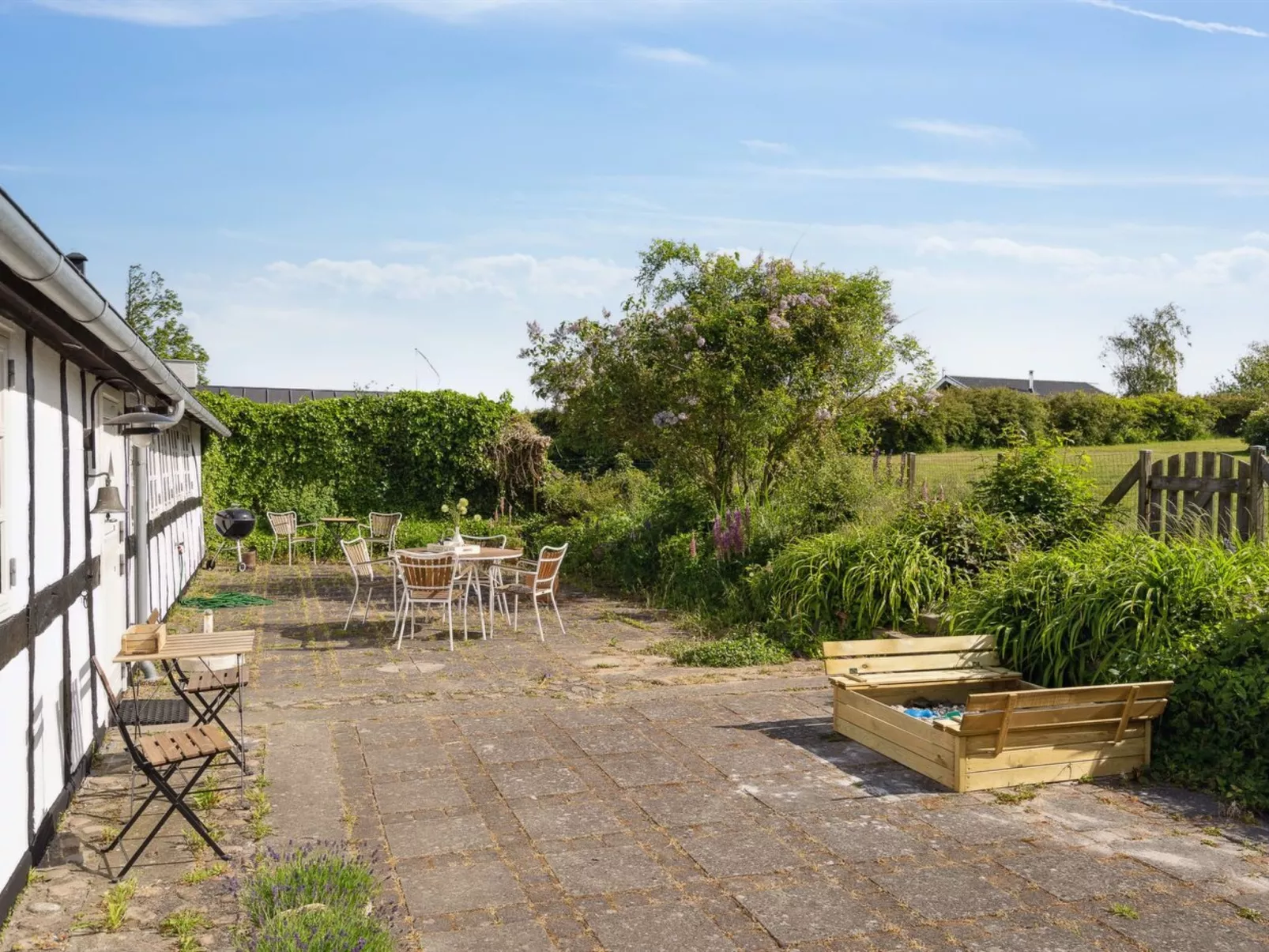 "Ilkka" - 220m from the sea - Buiten