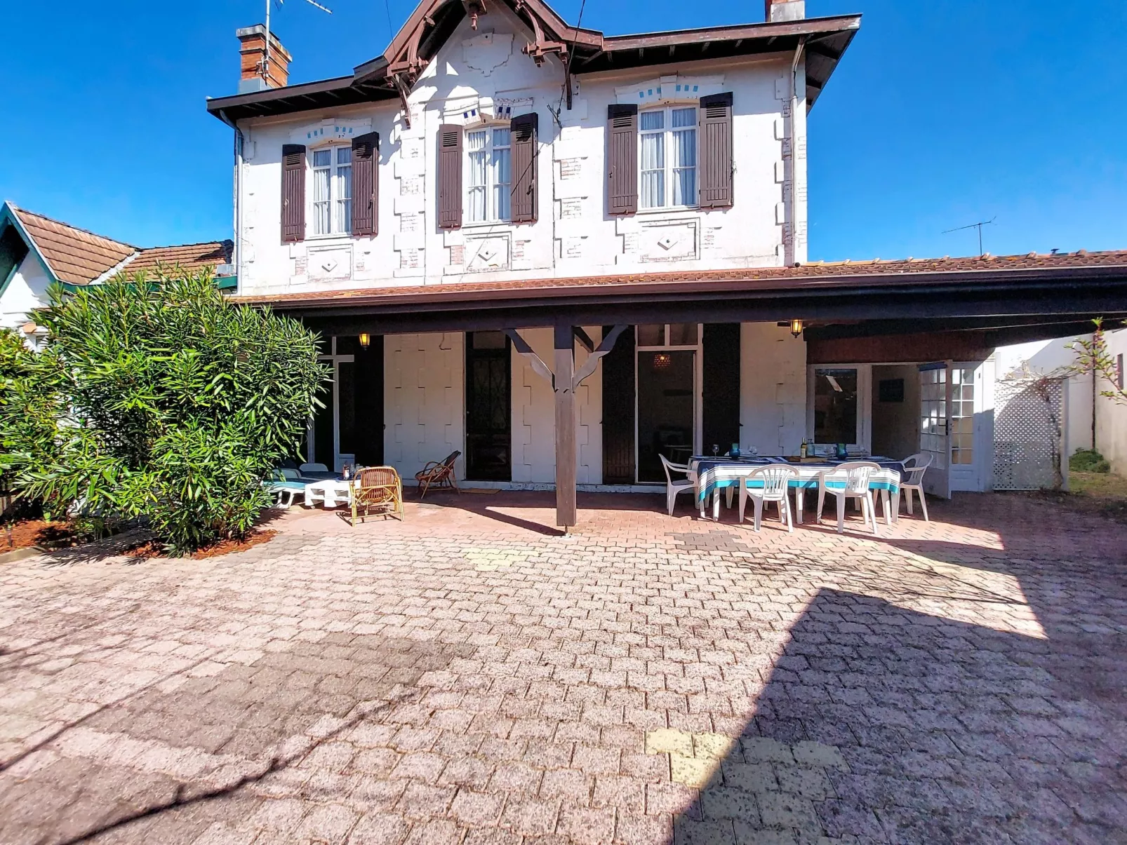 La Belle Héricart - Buiten