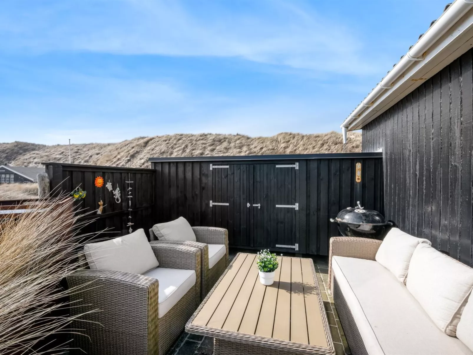 "Jorie" - 100m from the sea - Buiten