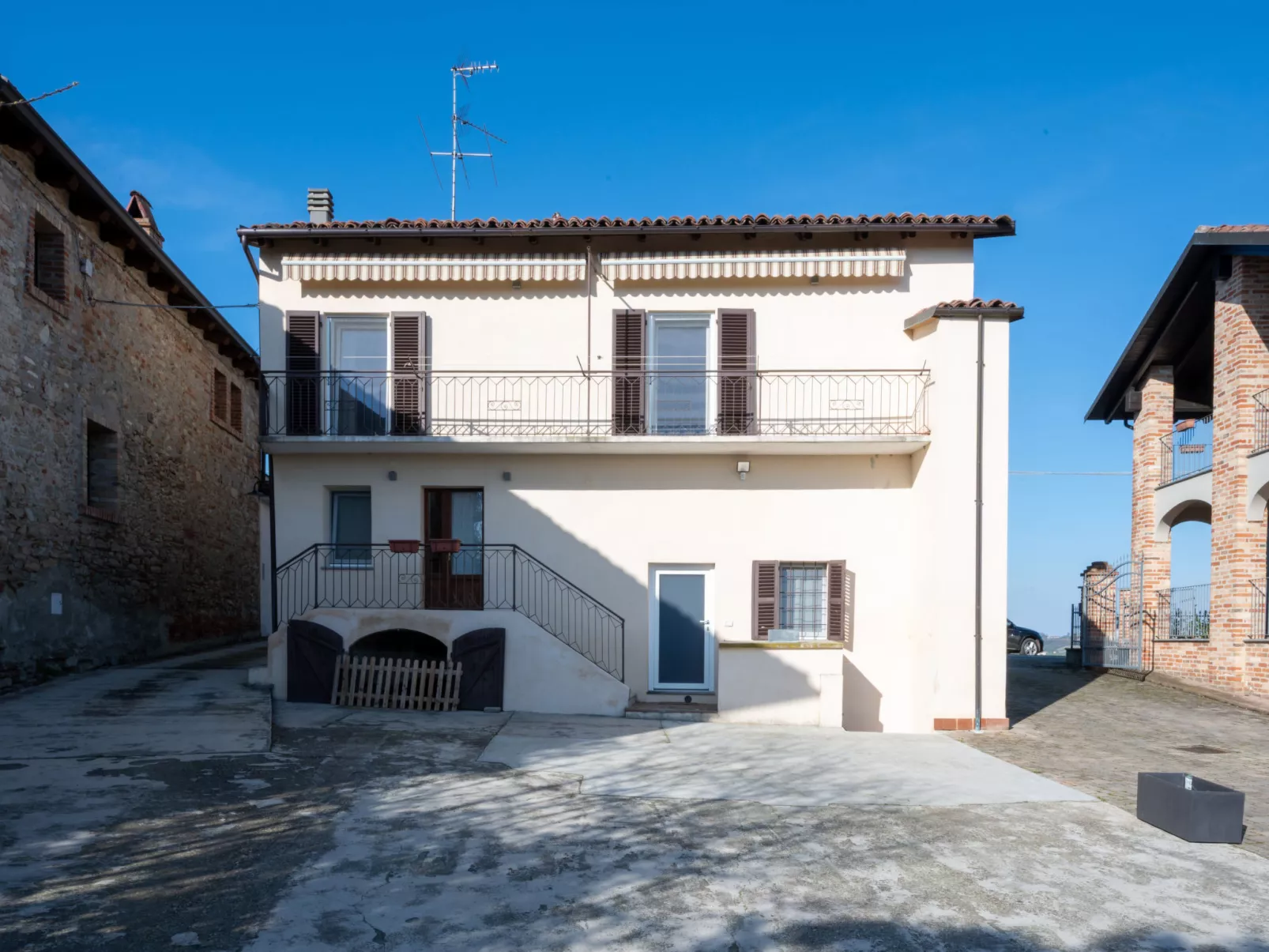 Nonna Maria del Pio - Buiten