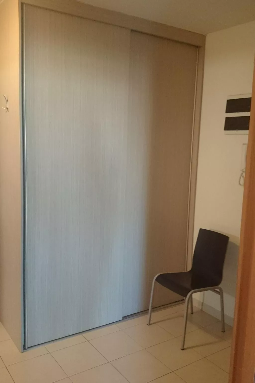 Zentrale Ferienwohnung mit überdachtem Balkon