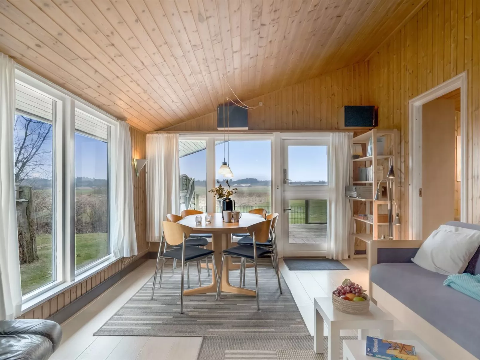 "Eveline" - 800m from the sea