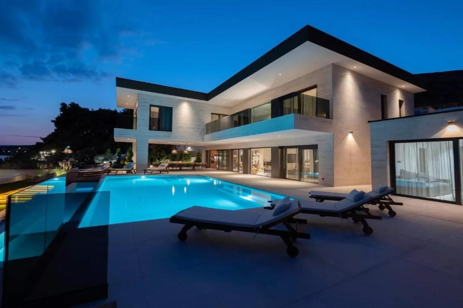 Luxury Beachfront Villa Malia Trogir with Pool - Zwembad