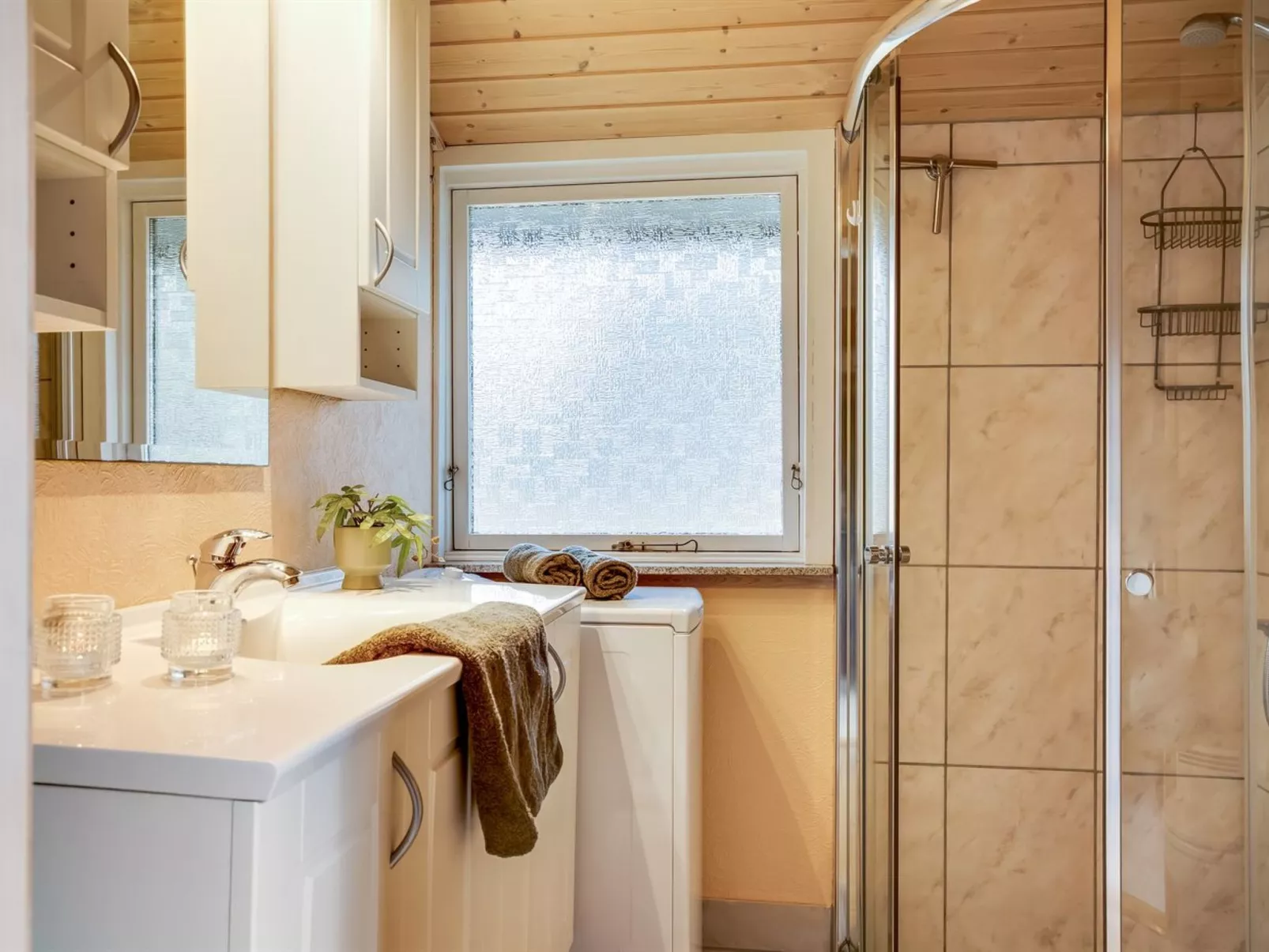 "Eveline" - 800m from the sea - Binnen