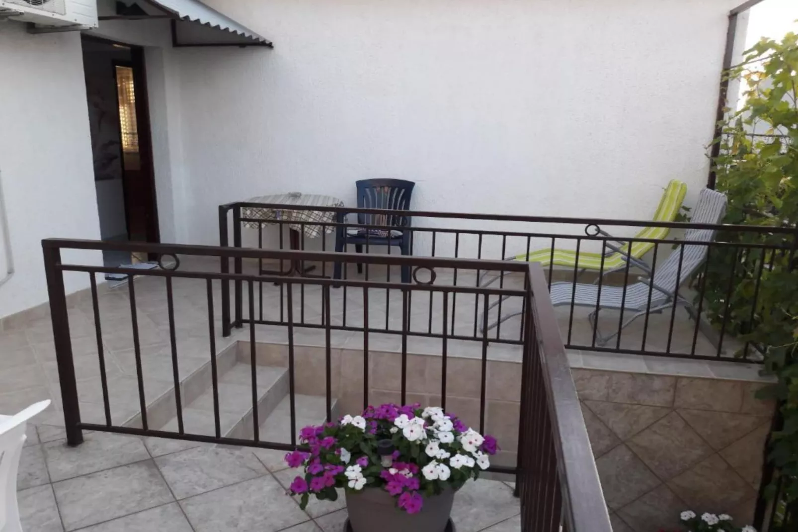 Charming Apartments Dokoza Drage - Two Bedroom Apartment with Terrace - Terras
