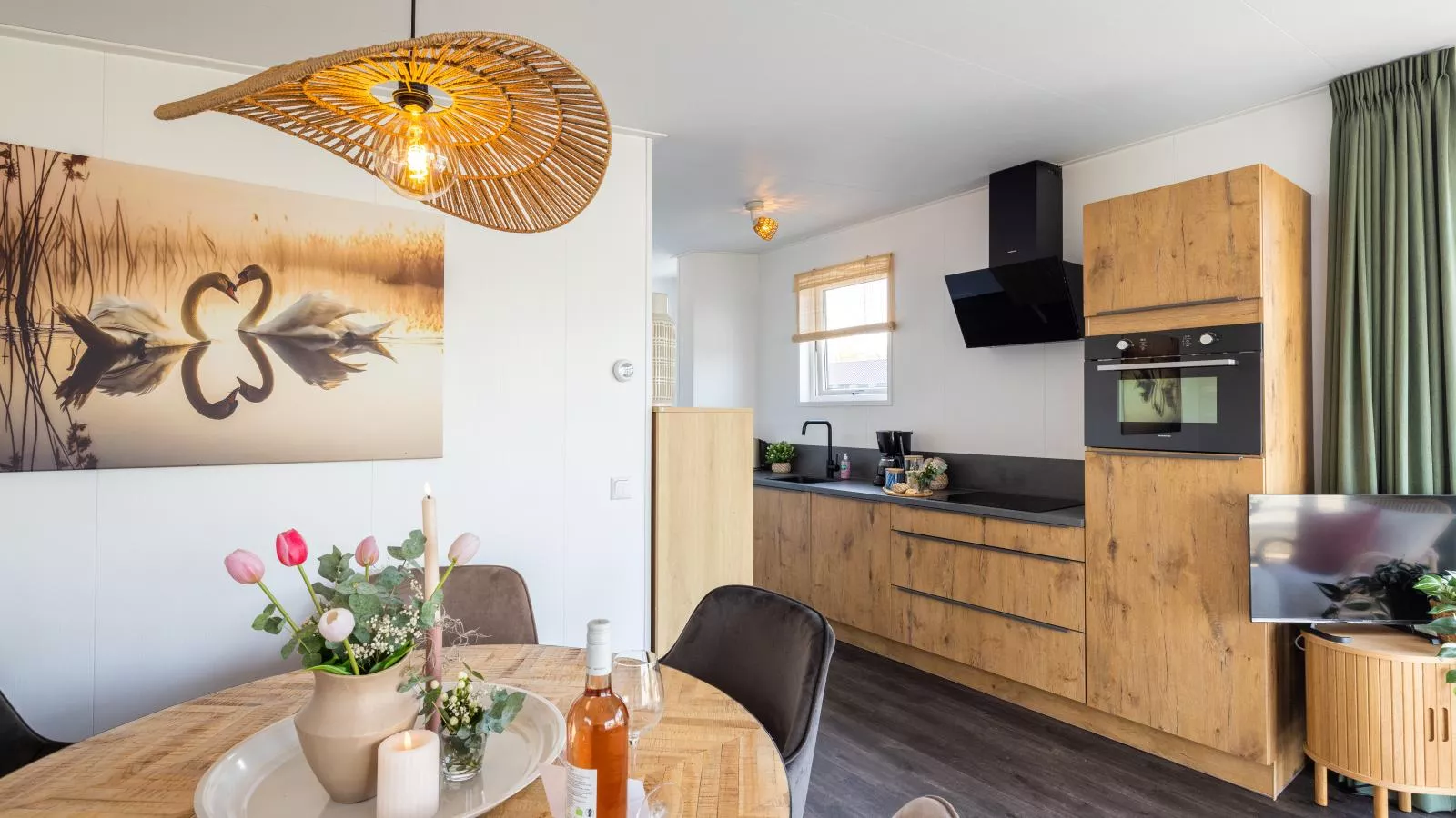 Joy of Giethoorn - Eetkamer