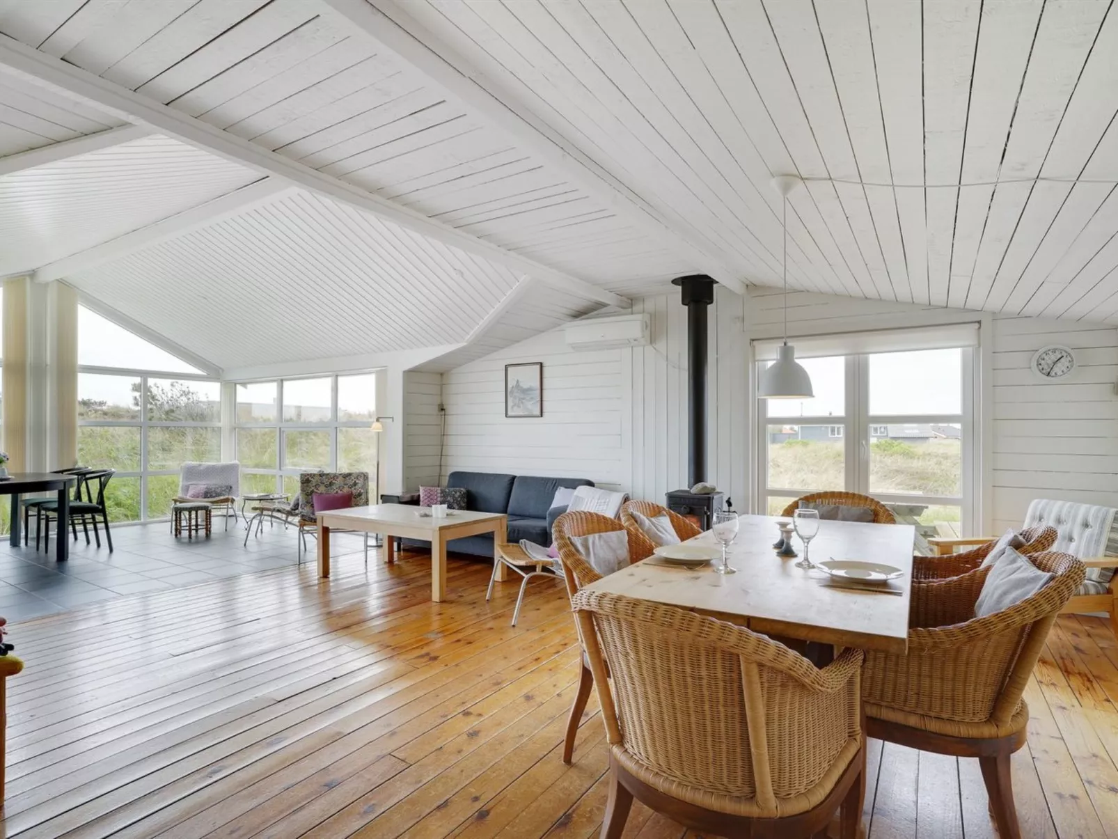 "Dreng" - 800m from the sea - Binnen