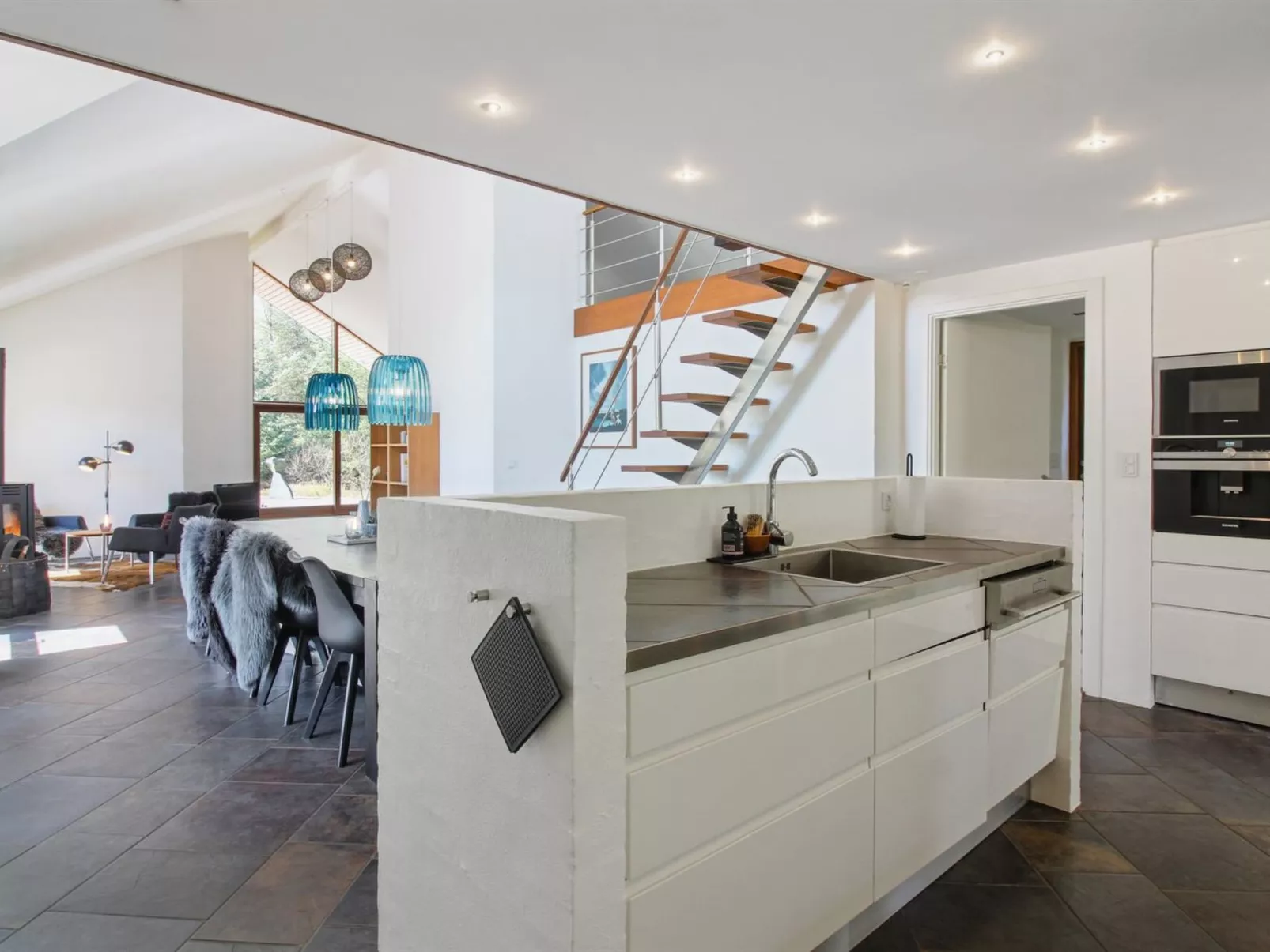 "Maiti" - 300m from the sea - Binnen
