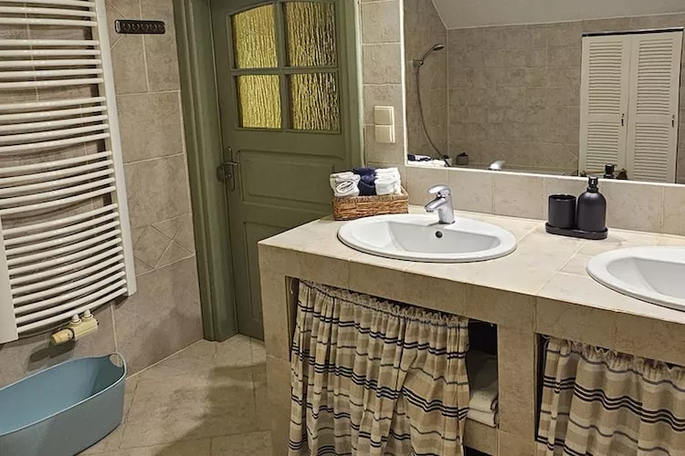 Dom wakacyjny z basenem w Kielnie - Badkamer