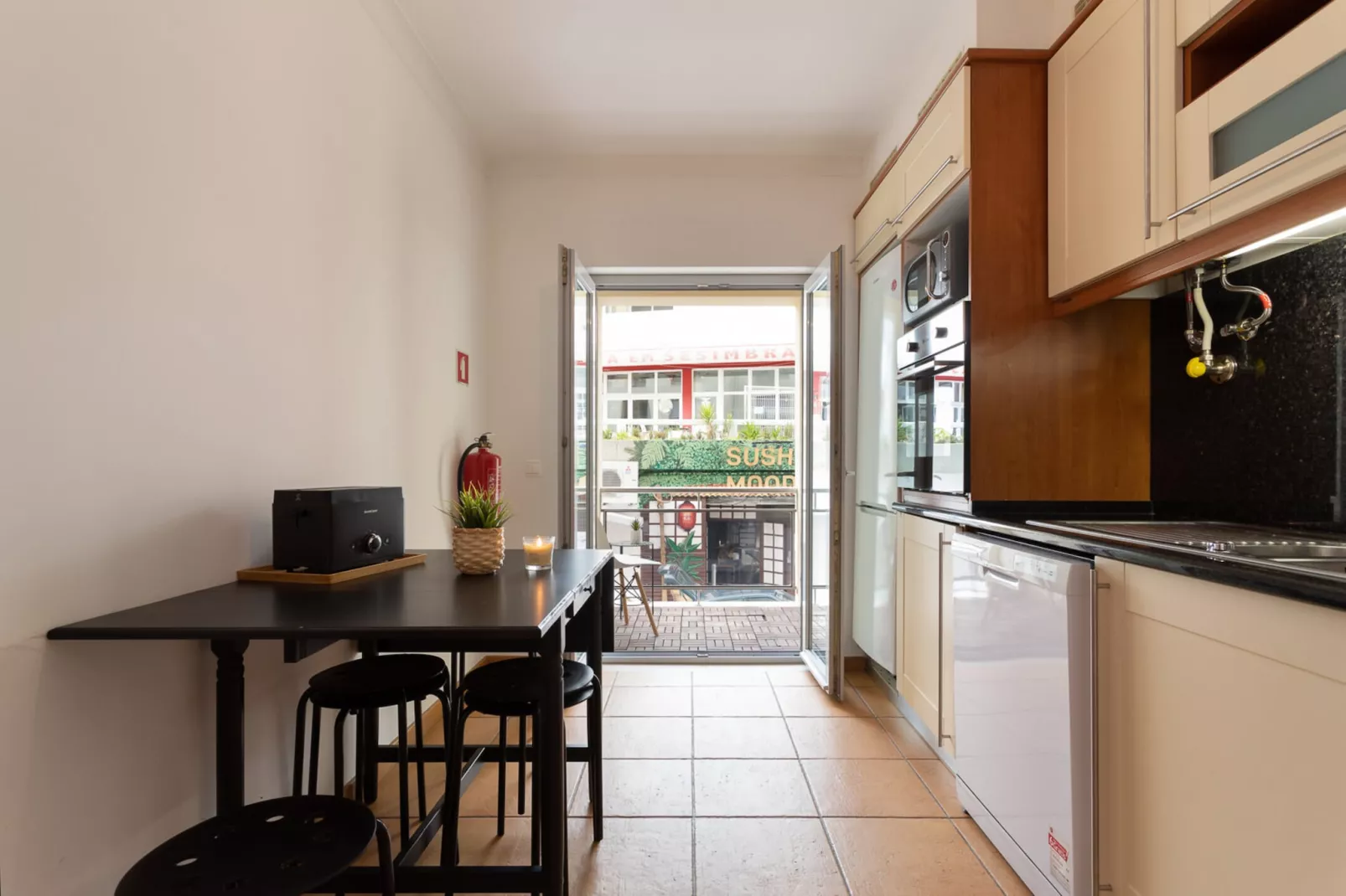 Sesimbra Beach Apartment by GT House - Keuken