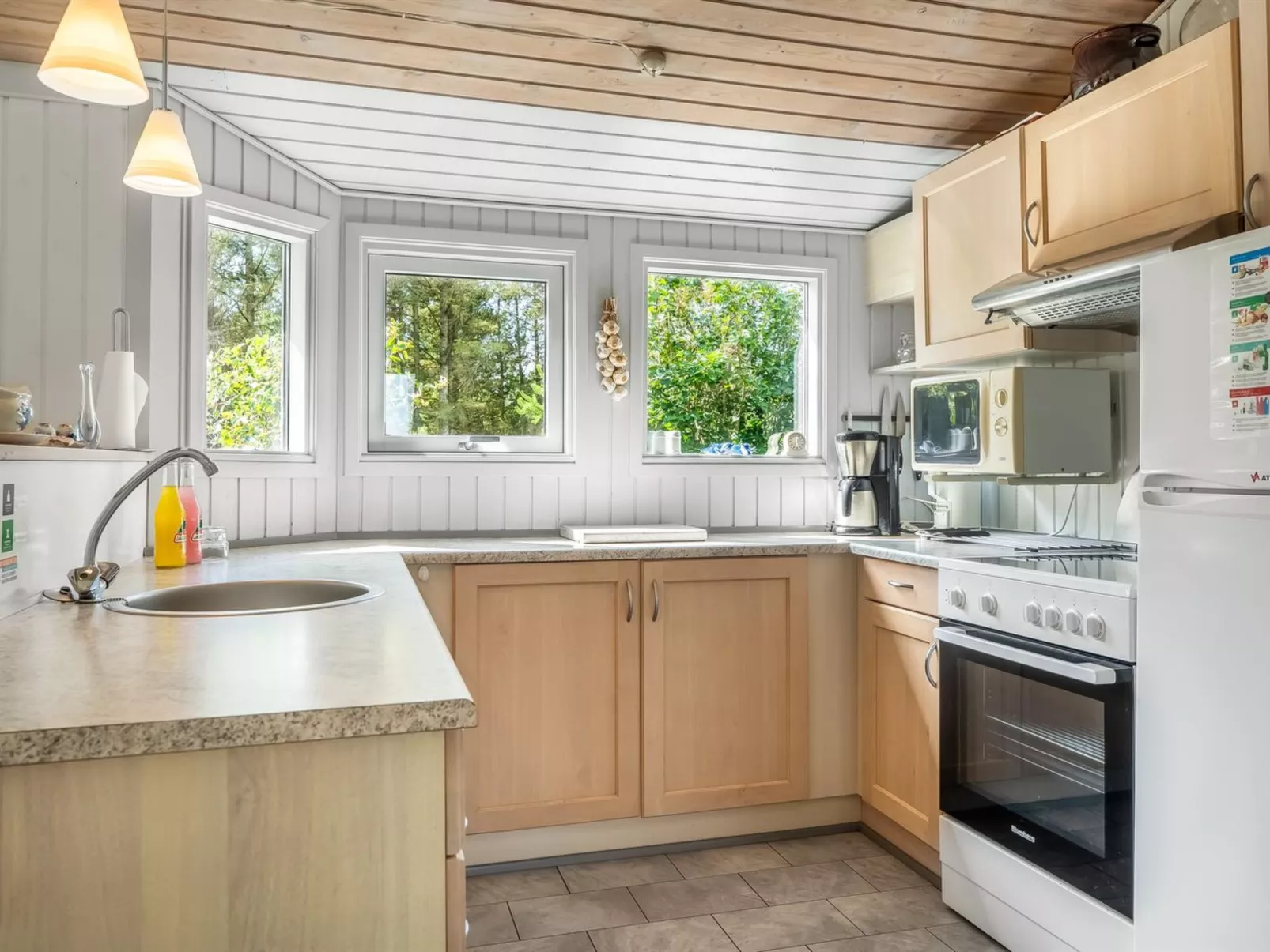 "Saila" - 1.2km from the sea - Binnen