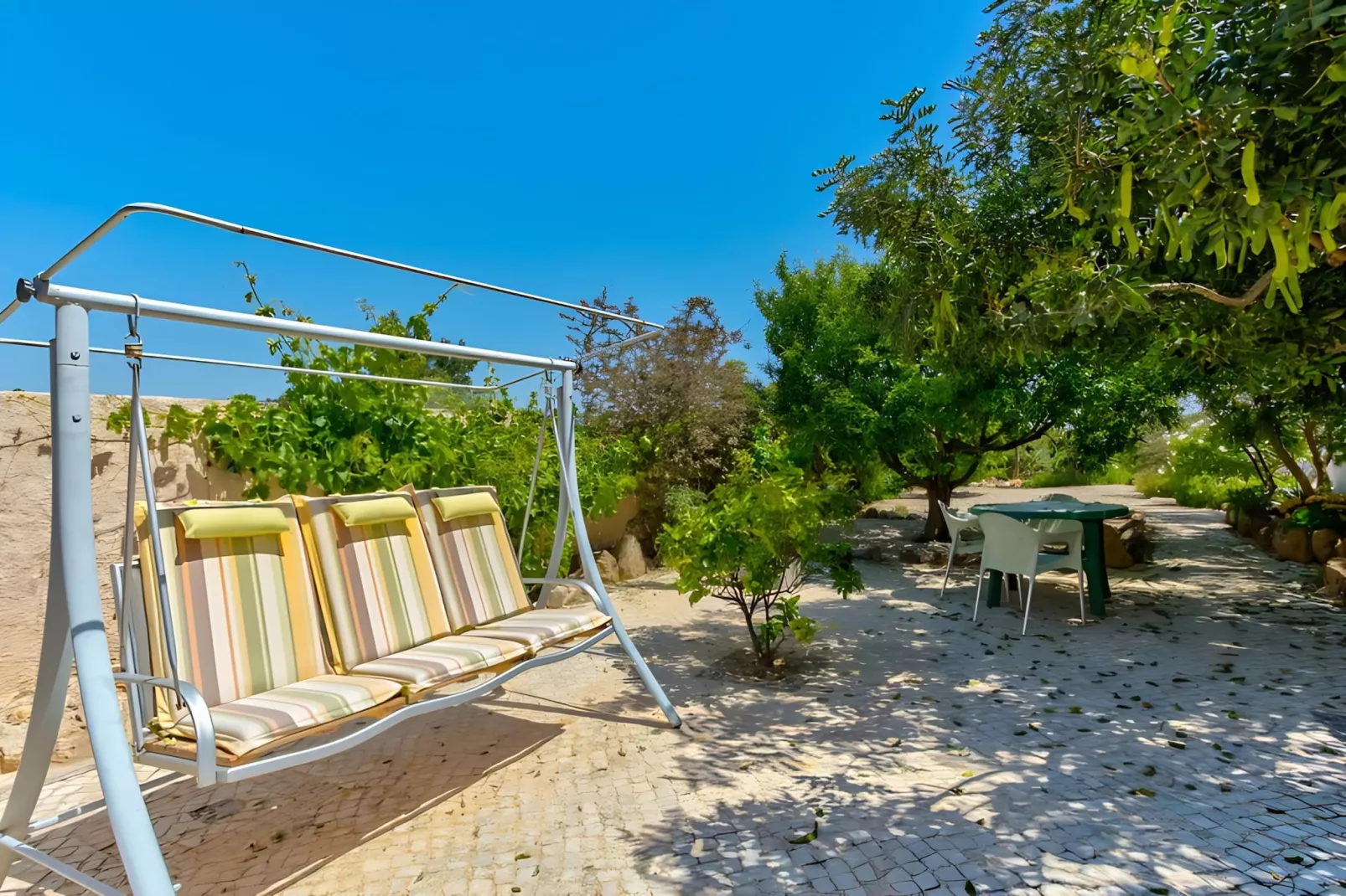 Girassol Apartment in Quinta Velha by GT House - Tuinen zomer