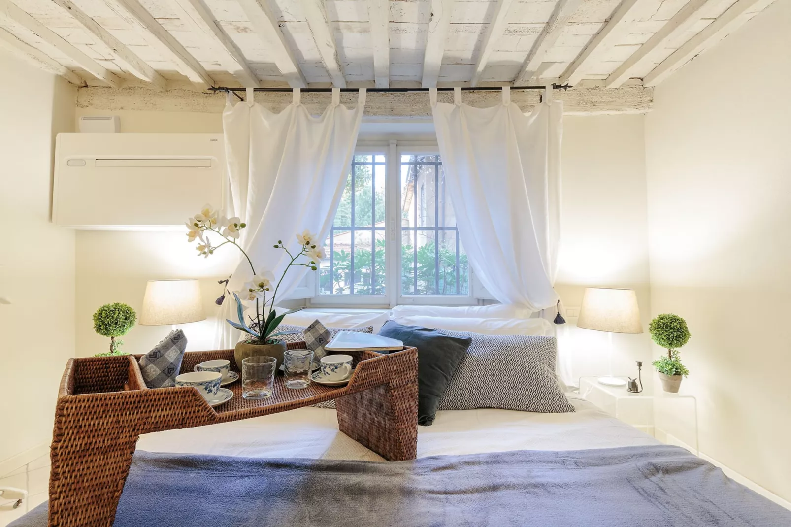The 1400's Apartment - Slaapkamer