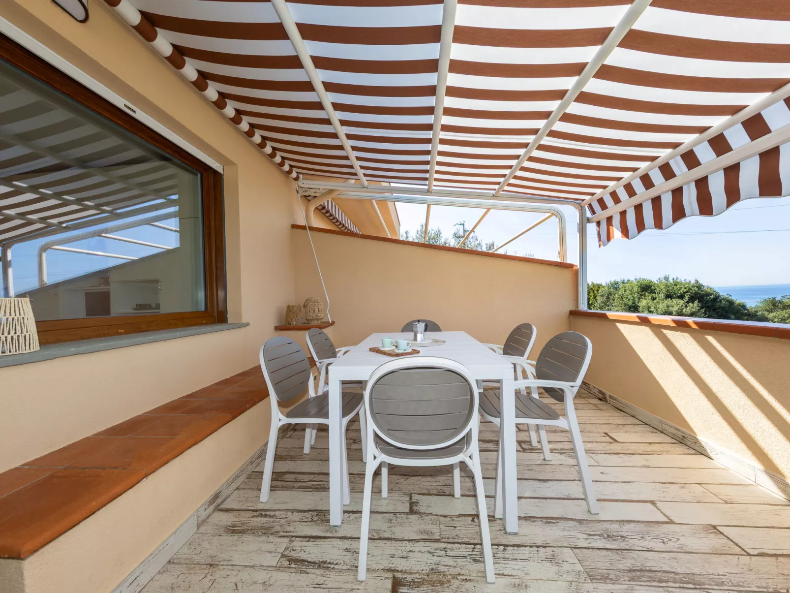 Rosa di sera - Buiten