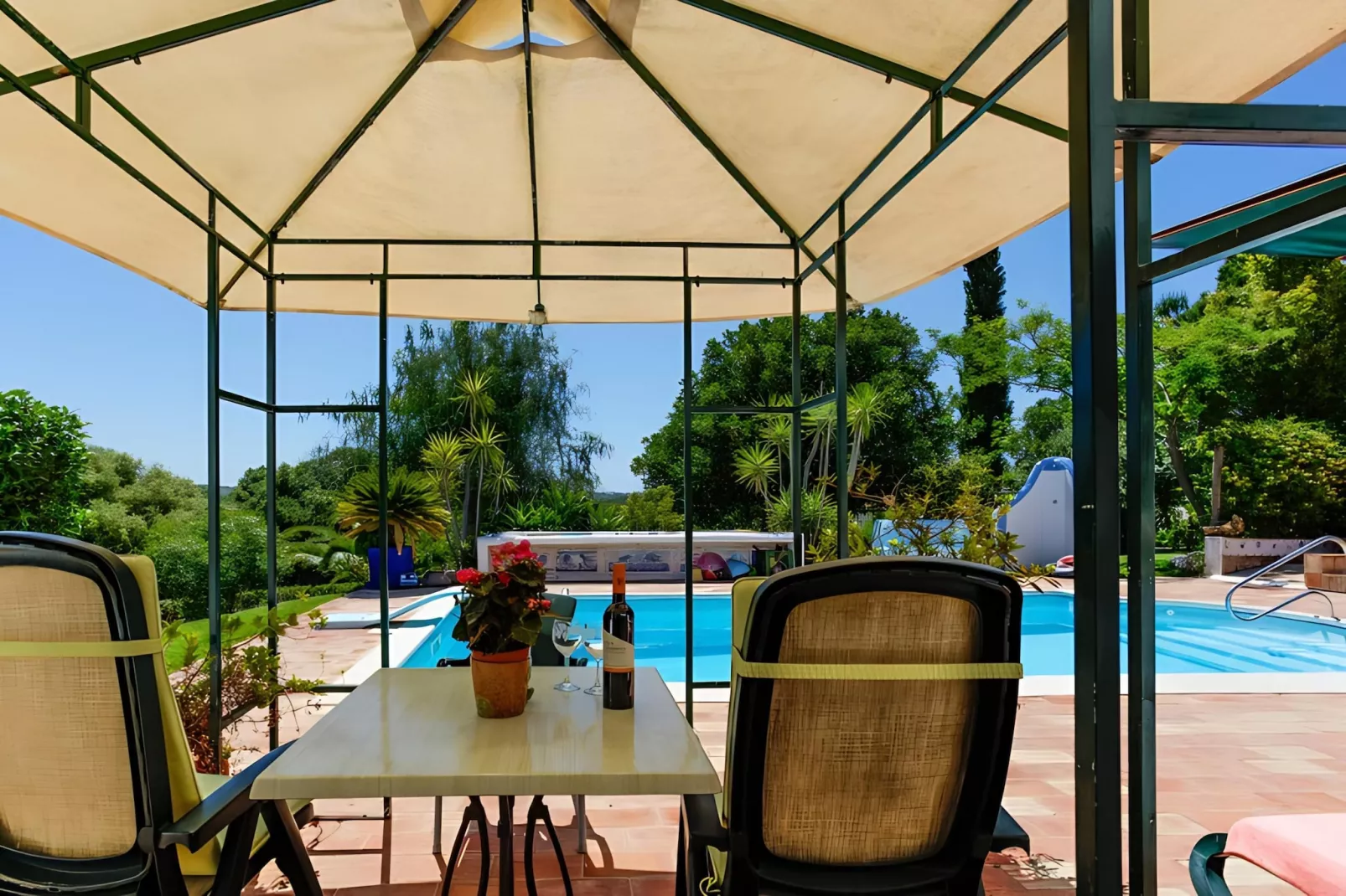 Jacarandá Apartment in Quinta Velha by GT House - Terrasbalkon