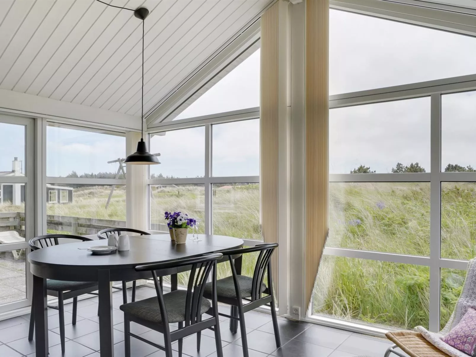 "Dreng" - 800m from the sea - Binnen