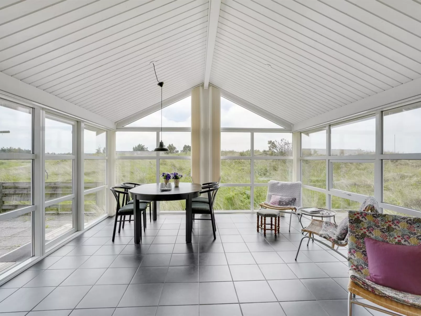 "Dreng" - 800m from the sea - Binnen
