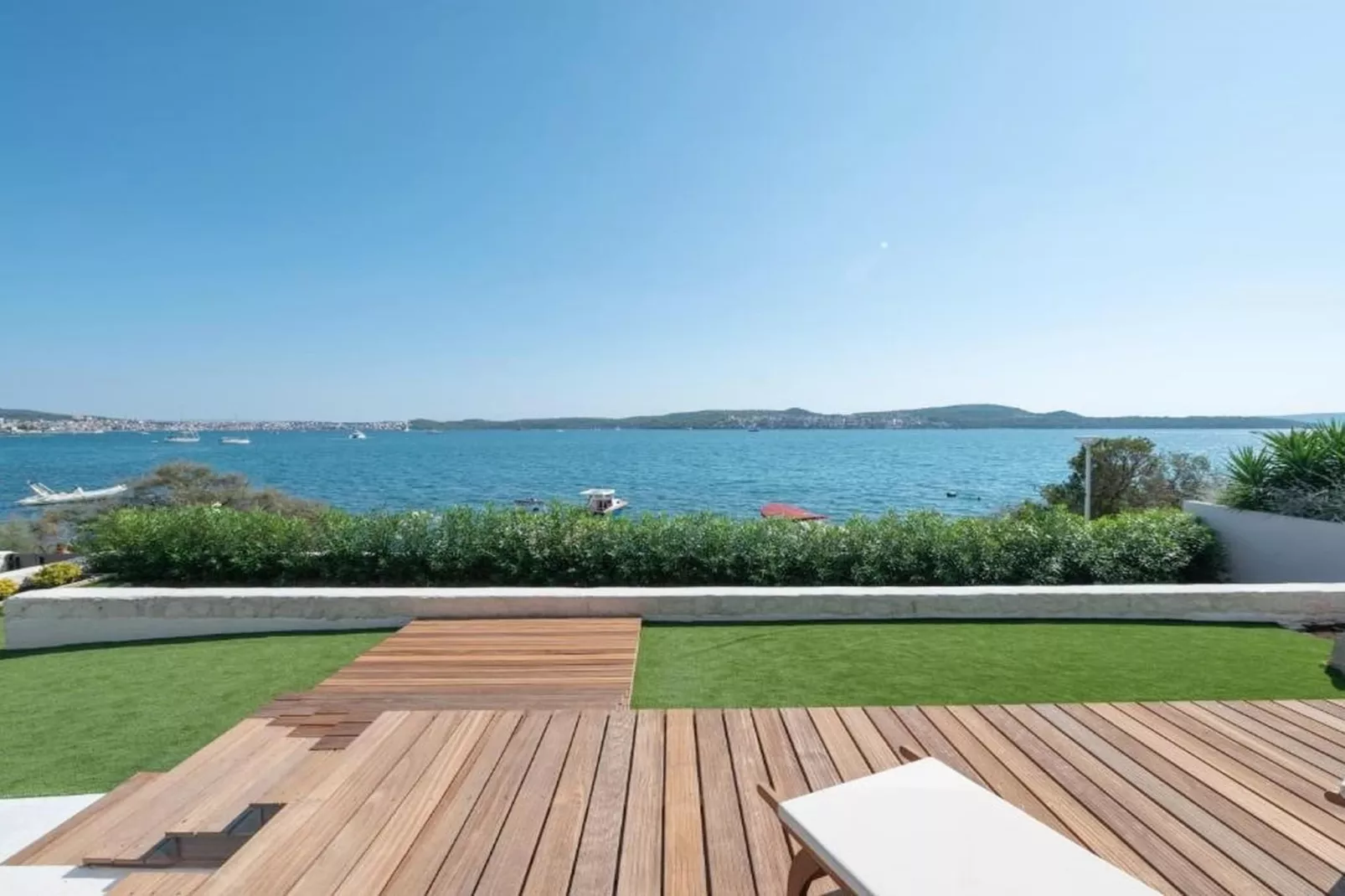 Luxury Beachfront Villa Malia Trogir with Pool - Uitzicht zomer