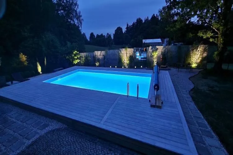 Dom wakacyjny z basenem w Kielnie - Zwembad