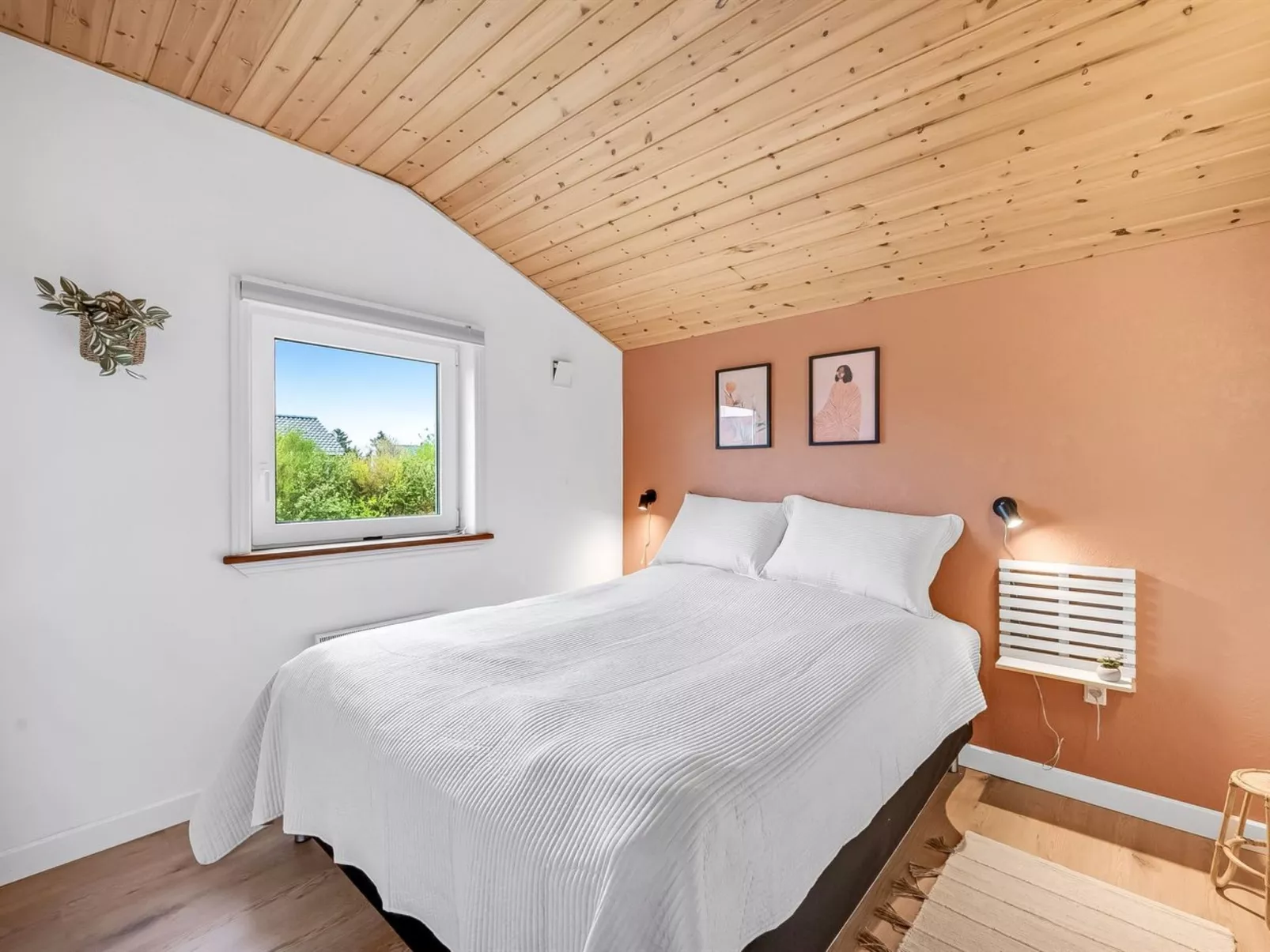 "Ingbritt" - 700m to the fjord - Binnen