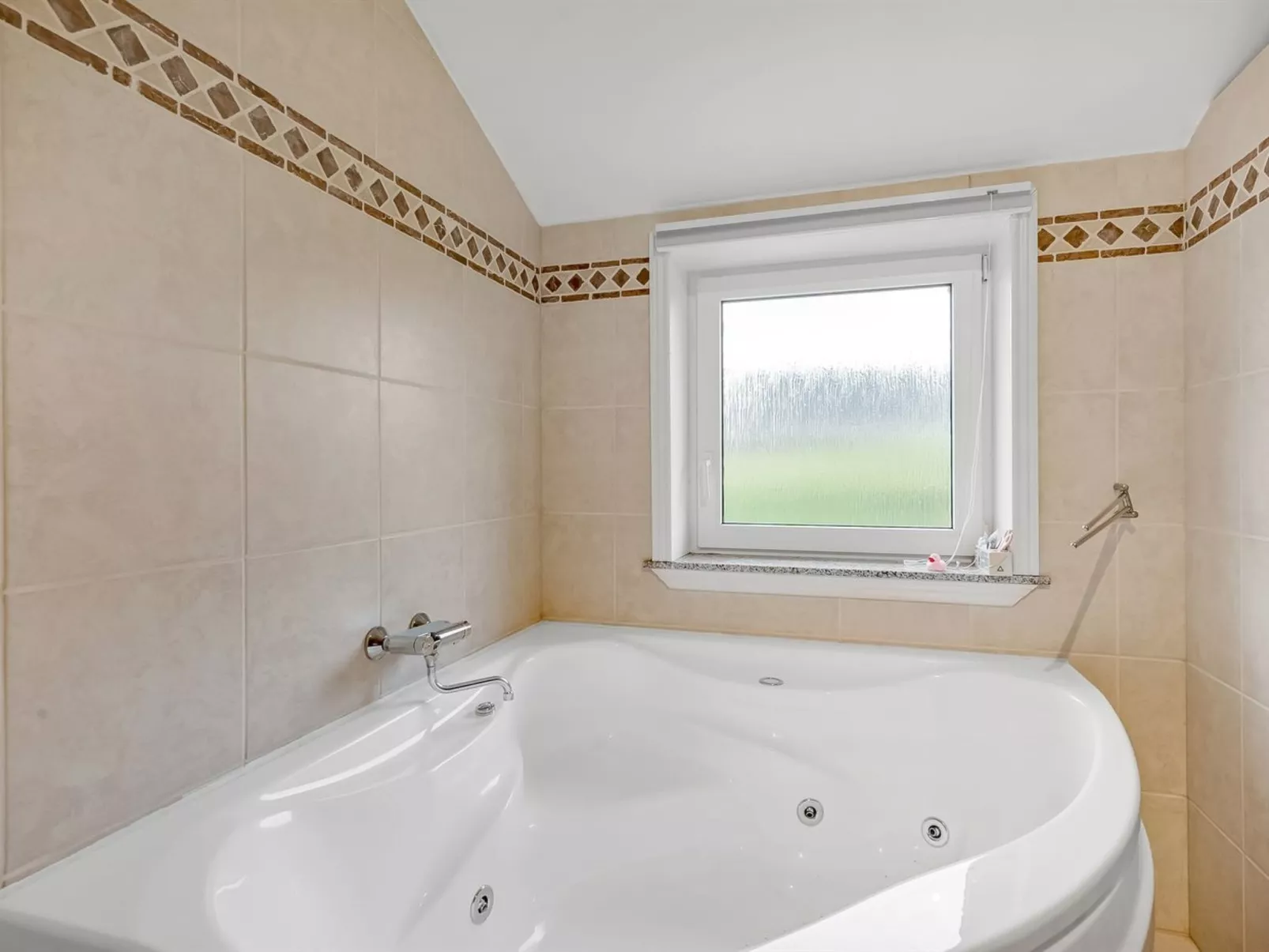 "Ingbritt" - 700m to the fjord - Binnen