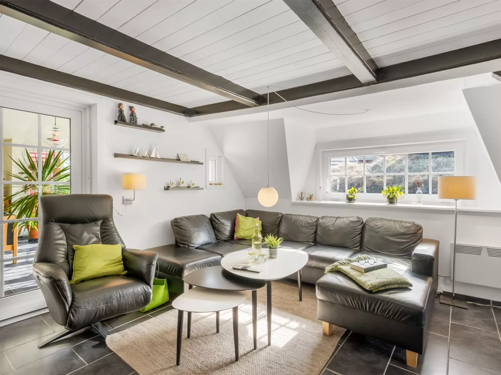 "Reika" - 500m from the sea - Binnen