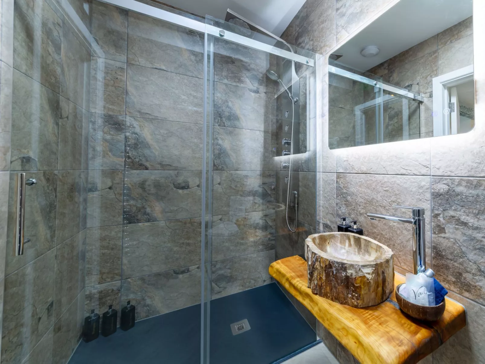 Beach & Lobster House - Binnen