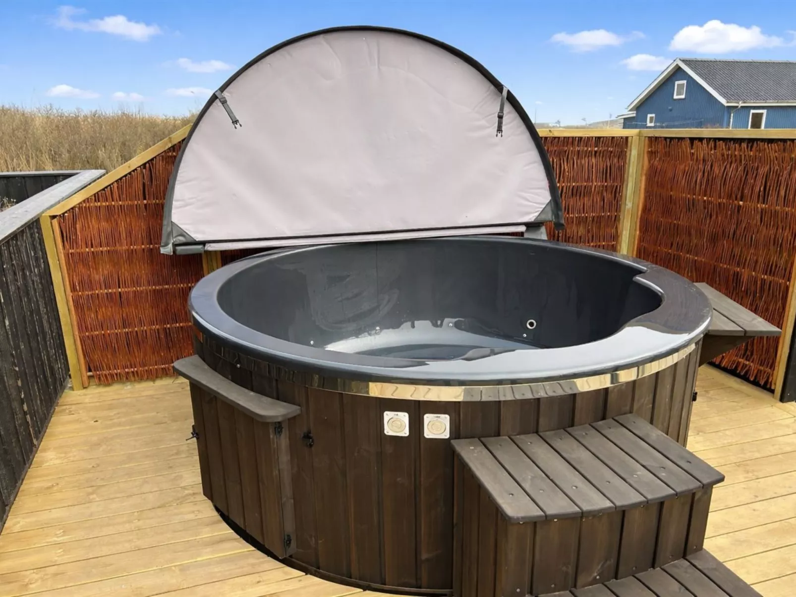 "Erza" - 500m from the sea - Binnen