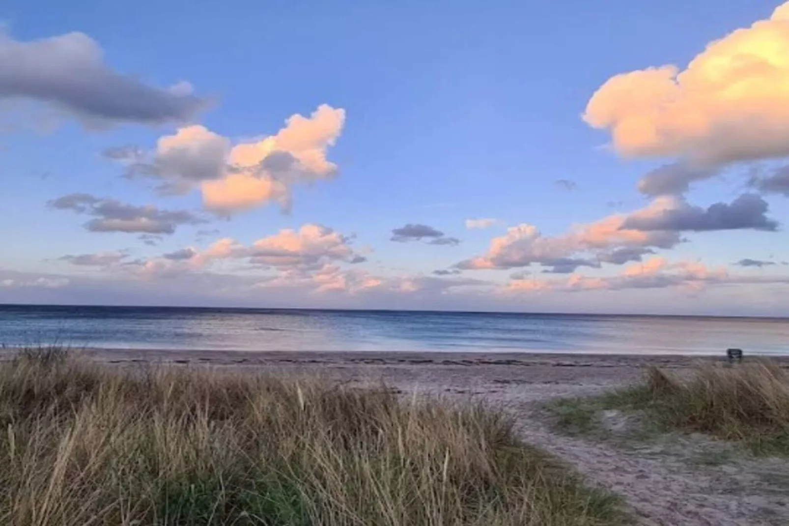 Hals Apartment ligt op 100 meter van het strand. - Buitenlucht