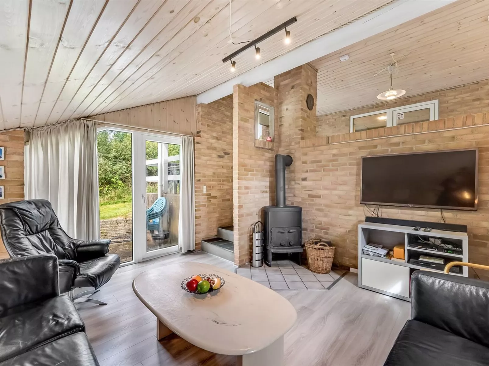 "Dorithea" - 1.3km from the sea - Binnen