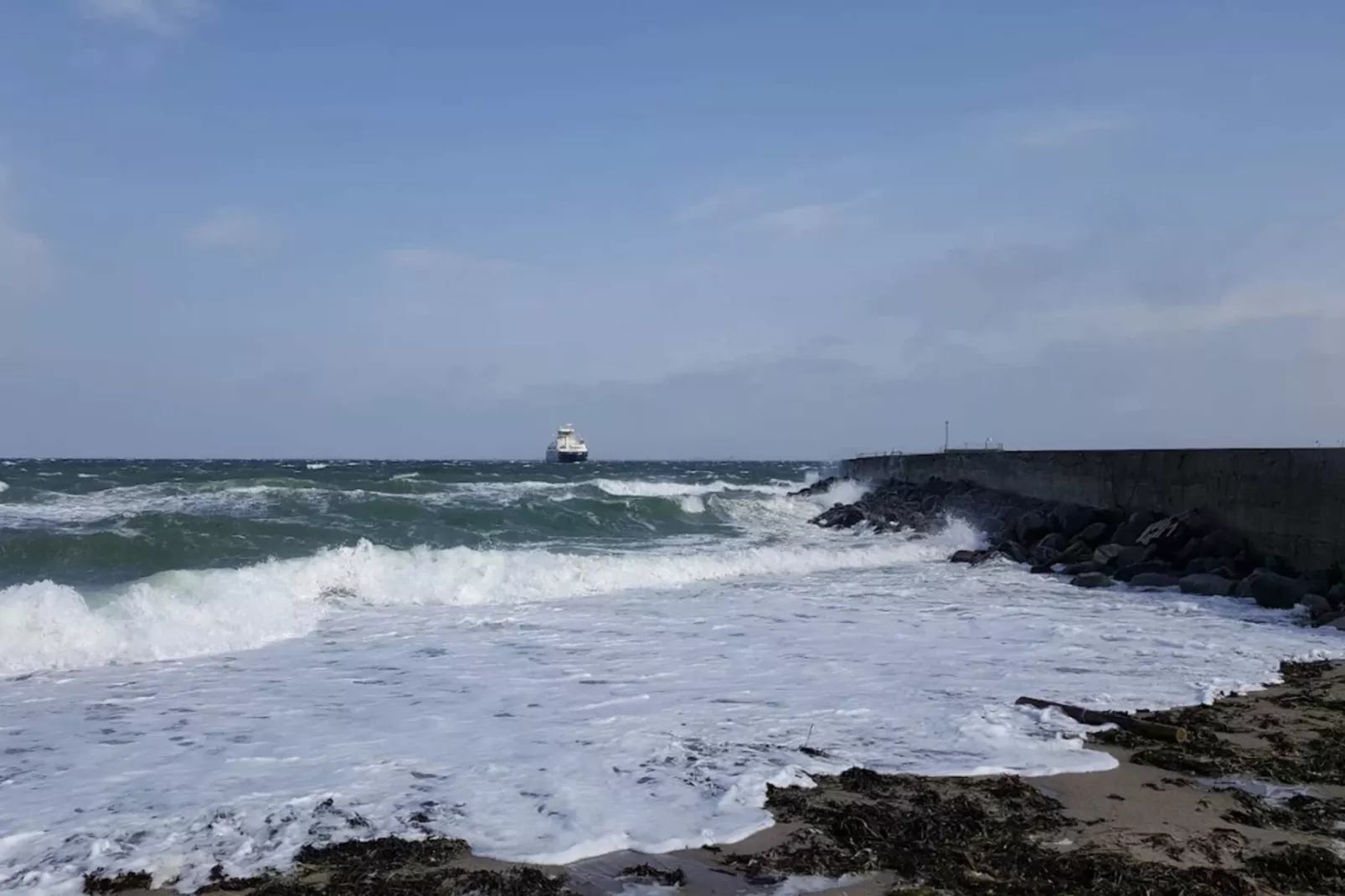 Vakantiehuis aan de kust met spa en sauna - Waterzicht