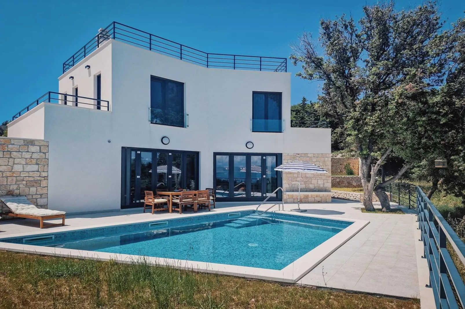 Luxury Villa Soleia Skrip with Private Pool
