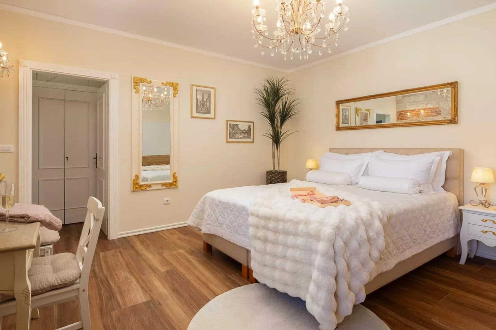 Split Diocletian Palace - Apartment 3 (2+2)