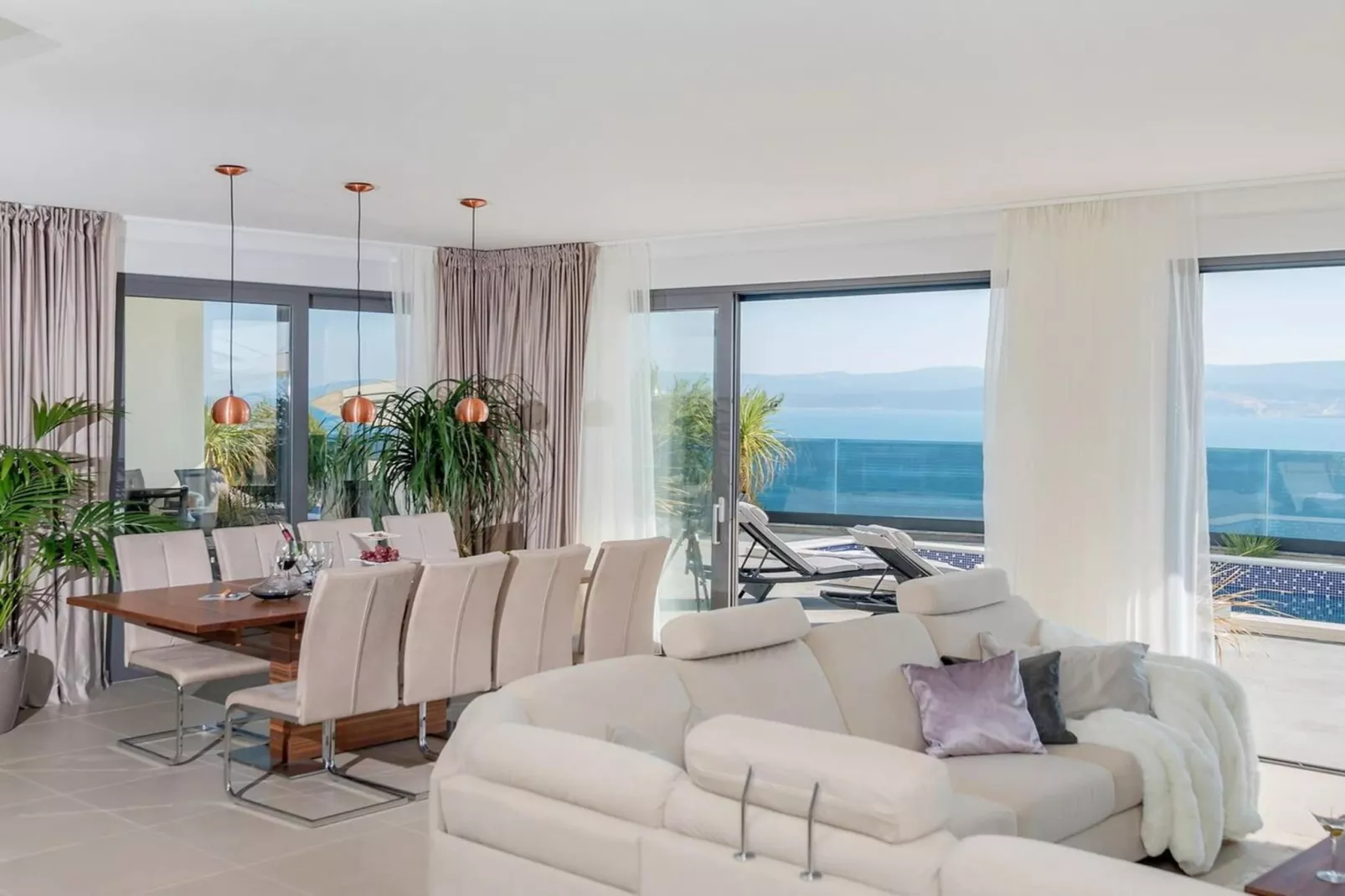 Luxury Villa Happiness Omis with Pool, Gym & Sauna